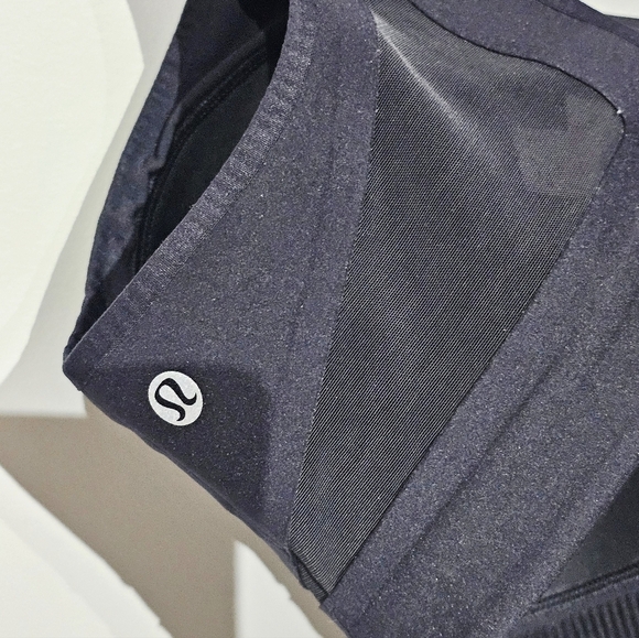 Lululemon Super Soft adjustable Front Strap Bra Size DD38 - Picture 3 of 5